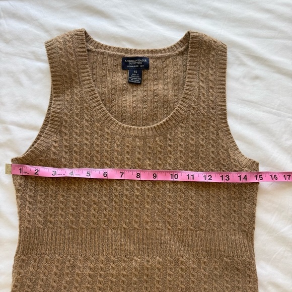 American Eagle Outfitters 100% Lambswool Cable Knit Sleeveless Tank Top Sweater - Picture 5 of 6